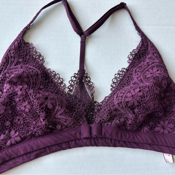 Lot of 2 Victoria Secret Bralettes Both Size Medium - Picture 4 of 9